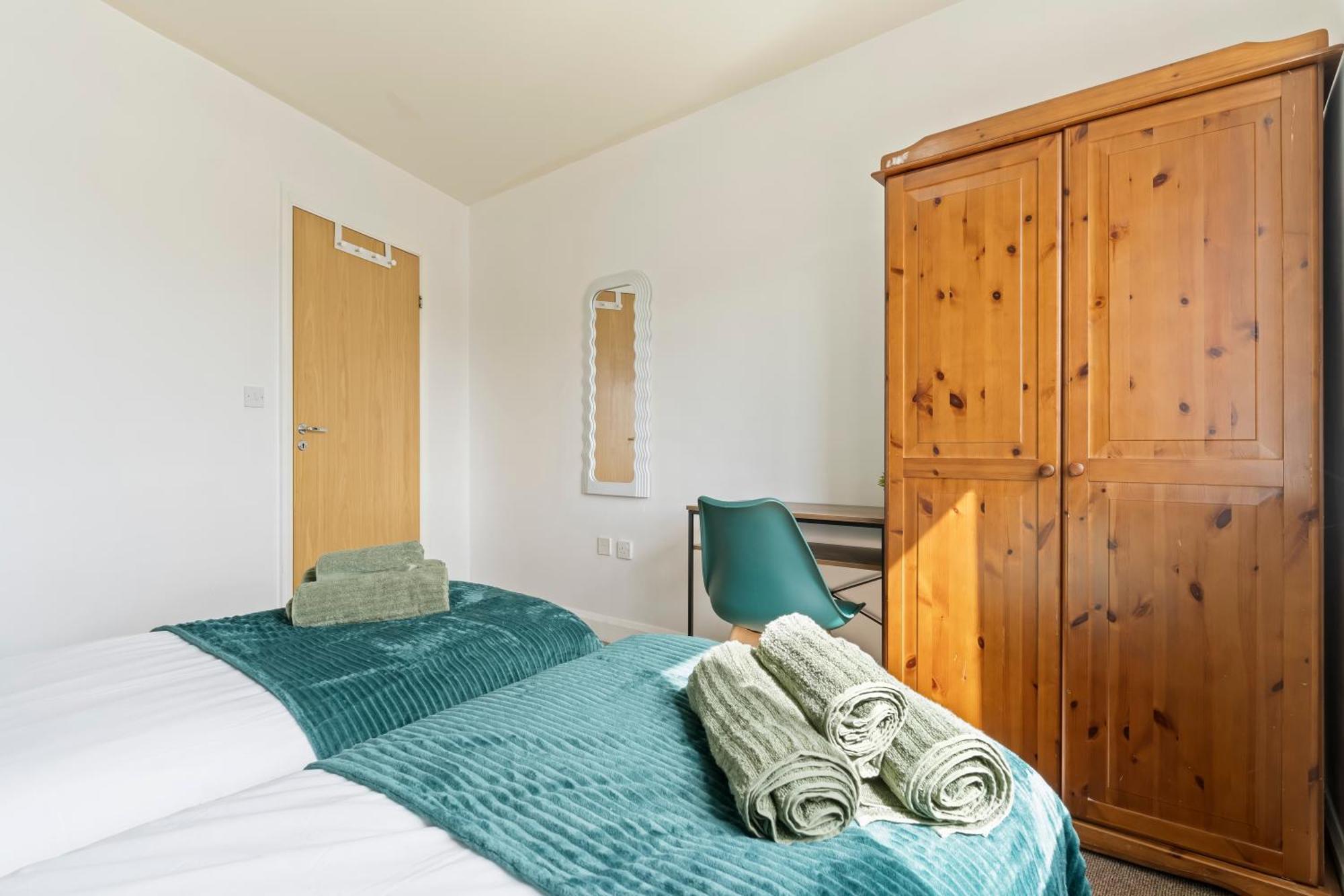 Stunning Views L Last-minute Escape L Free Parking L Sleeps 6 L By Zen Nights Short Lets & Serviced Appartement *